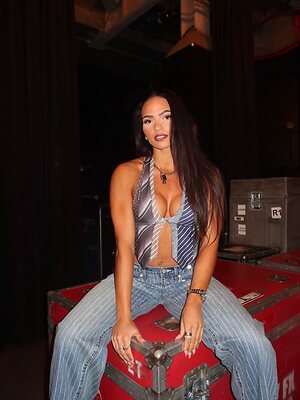 Kiana James leaked photo #35