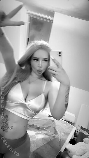 Kiara-Sophia Nude Leaked Photo #9