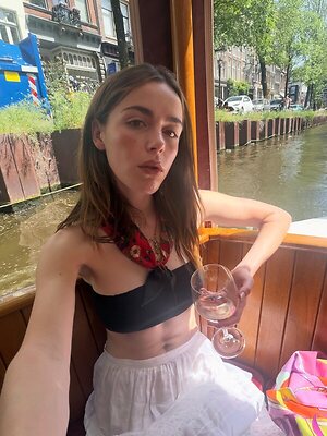 Kiernan Shipka leaked photo #6