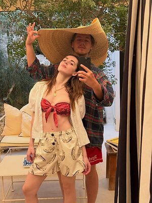 Kiernan Shipka leaked photo #18