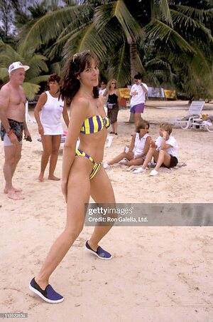 Kim Cattrall leaked photo #33