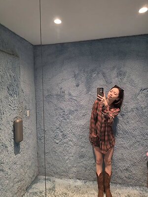 Kim Chaewon leaked photo #75