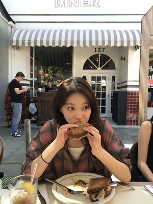 Kim Chaewon leaked photo #82