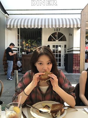 Kim Chaewon leaked photo #83