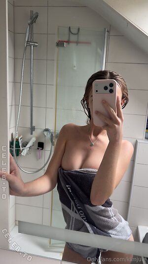 Kim Jule Nude Leaked Photo #6