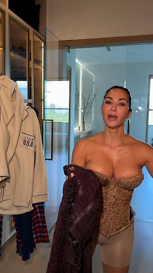 Kim Kardashian Hot leaked photo #9