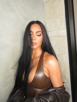 Kim Kardashian Hot leaked photo #17