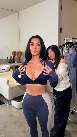 Kim Kardashian Hot leaked photo #27