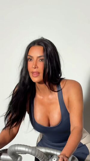 Kim Kardashian Hot leaked photo #36