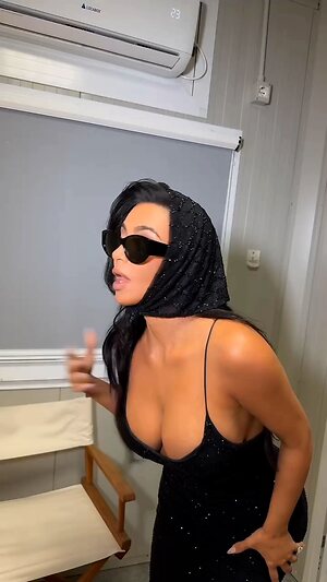 Kim Kardashian Hot