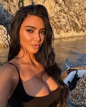Kim Kardashian Hot leaked photo #85