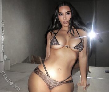 Kim Kardashian photo