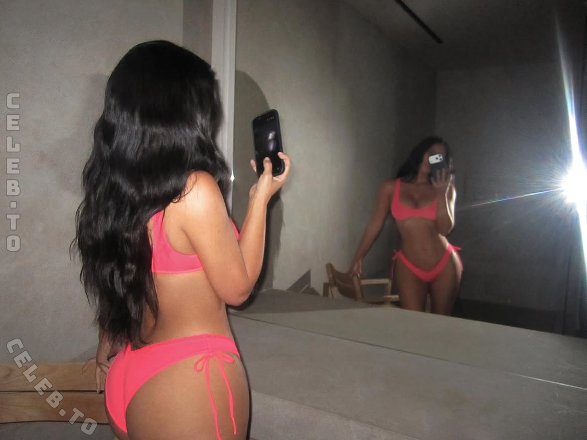 Kim Kardashian photo