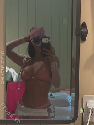 Kim Kardashian photo