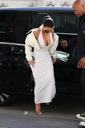 Kim Kardashian leaked photo #322