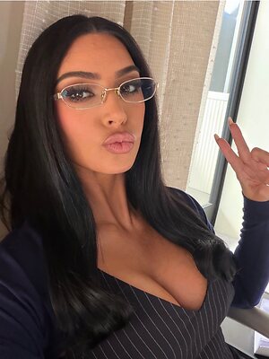 Kim Kardashian leaked photo #355