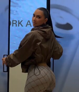 Kim Kardashian leaked photo #405