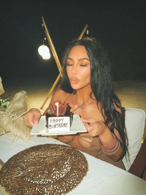 Kim Kardashian leaked photo #451