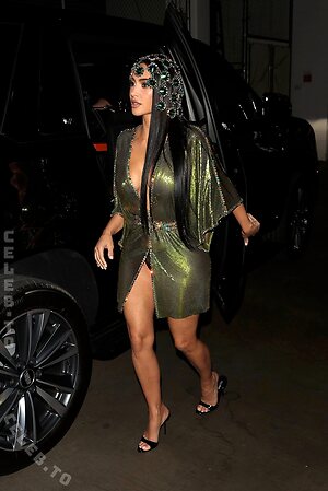 Kim Kardashian leaked photos