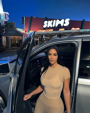 Kim Kardashian leaked photo #736