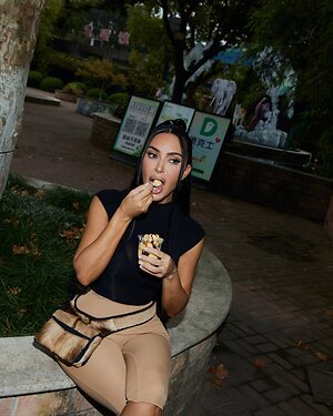Kim Kardashian leaked photo #1057