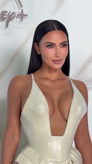 Kim Kardashian leaked photo #1060