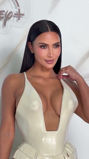 Kim Kardashian leaked photo #1061