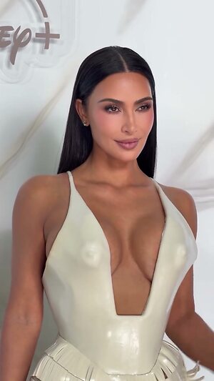 Kim Kardashian leaked photo #1062