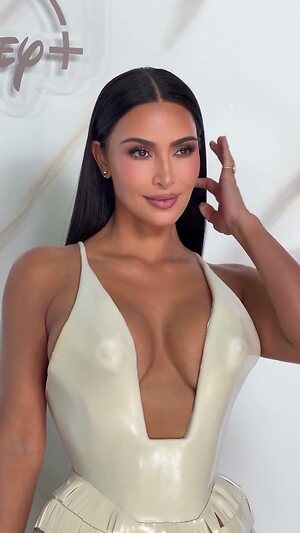 Kim Kardashian leaked photo #1063