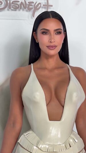 Kim Kardashian leaked photo #1069