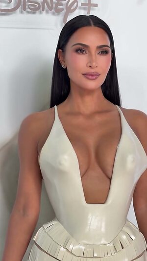Kim Kardashian leaked photo #1070