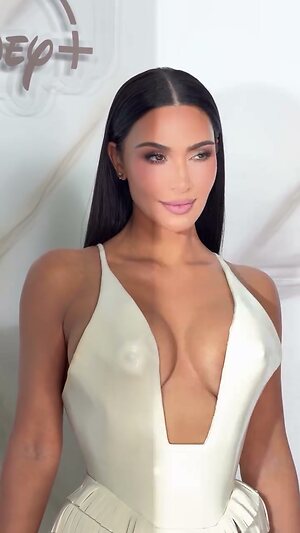Kim Kardashian leaked photo #1072