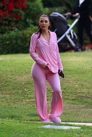Kim Kardashian leaked photo #1203