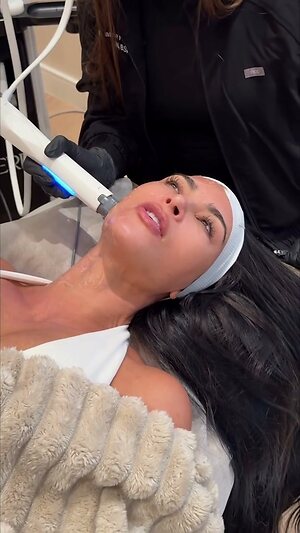 Kim Kardashian leaked photo #1399