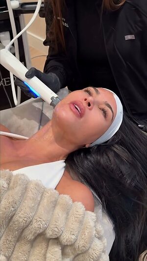 Kim Kardashian leaked photo #1400