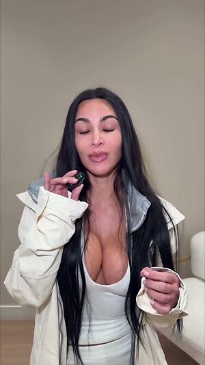 Kim Kardashian leaked photo #1402