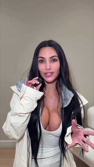 Kim Kardashian leaked photo #1405