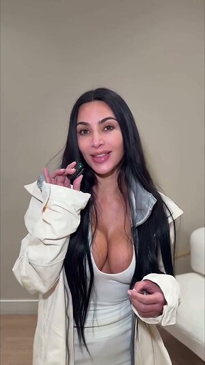 Kim Kardashian leaked photo #1407