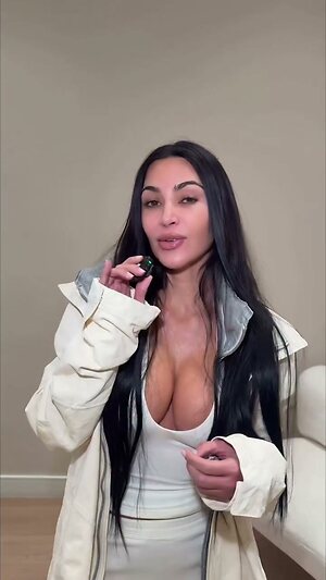 Kim Kardashian leaked photo #1410