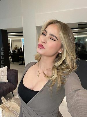 Kim Sara photo