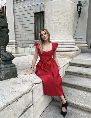 Kim Sara photo