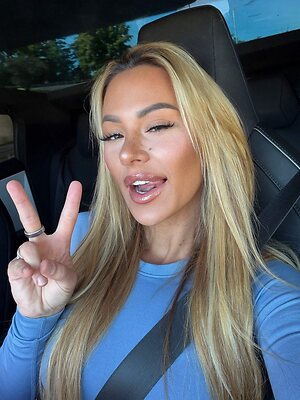 Kindly Myers leaked photo #19