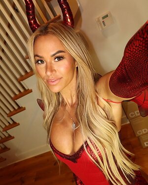 Kindly Myers leaked photo #60