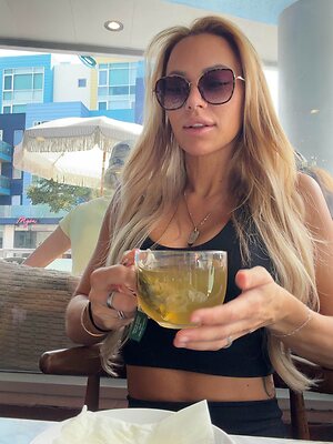 Kindly Myers leaked photo #67
