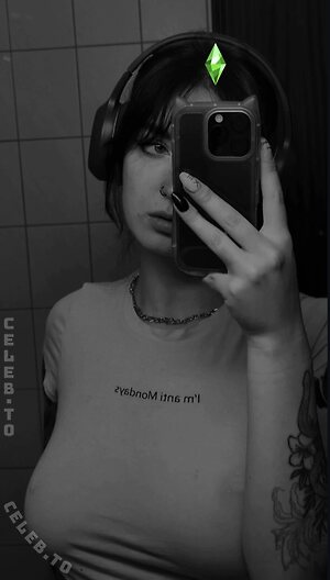 Kira-Julie Nude Leaked Photo #2