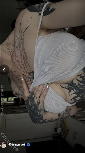Kira-Julie leaked photo #18