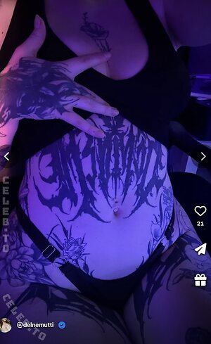 Kira-Julie leaked photo #30