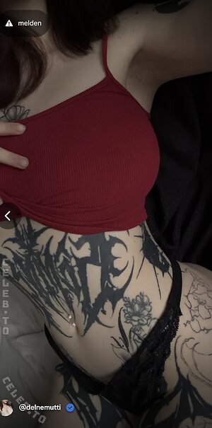 Kira-Julie leaked photo #34