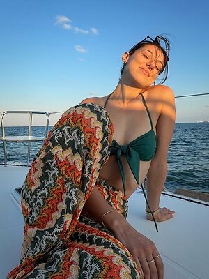 Kira Kosarin in bikini Nude Leaked Photo #6