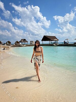 Kira Kosarin Nude Leaked Photo #20